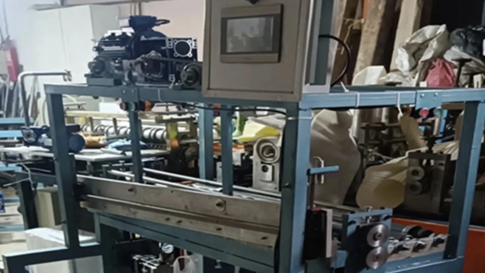 Otomatik hava filtresi ağ kesme makinası