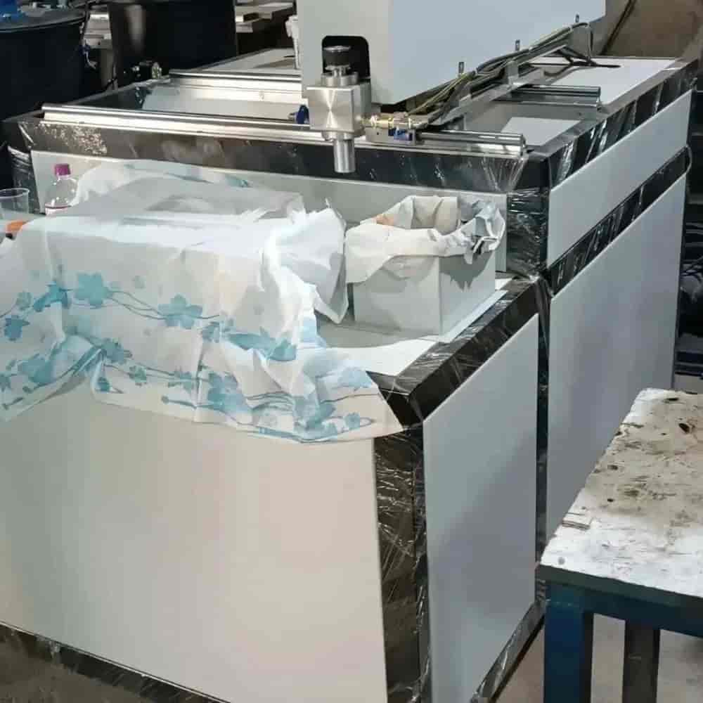 Otomatik dantel kesme makinası